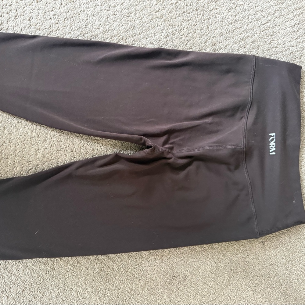 Black FORM Leggings